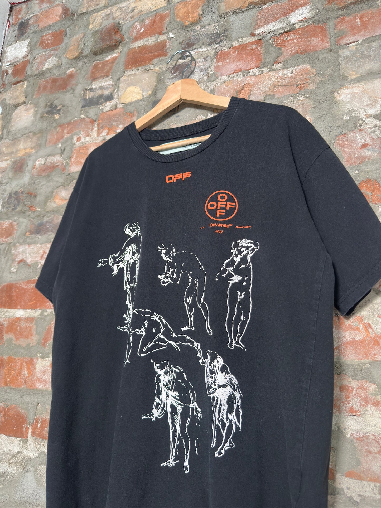 (S) Off White Louvre Leonardo T-Shirt