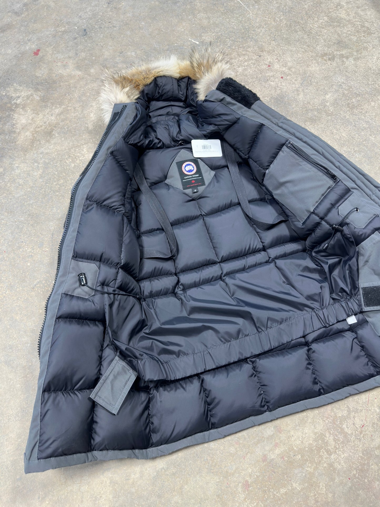 (S) Canada Goose Expedition Parka Grey