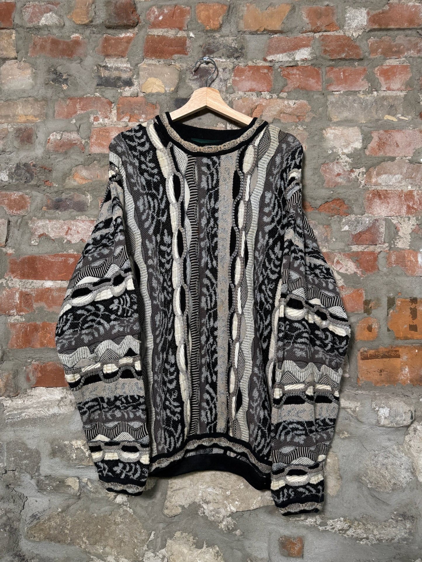 Vtg Tundra 3D Knit Style Sweater Sz L