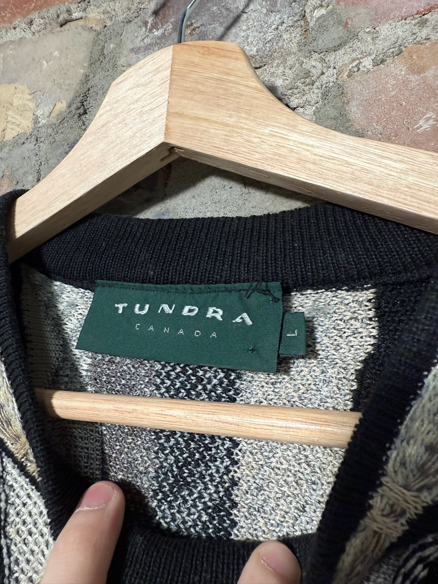 Vtg Tundra 3D Knit Style Sweater Sz L