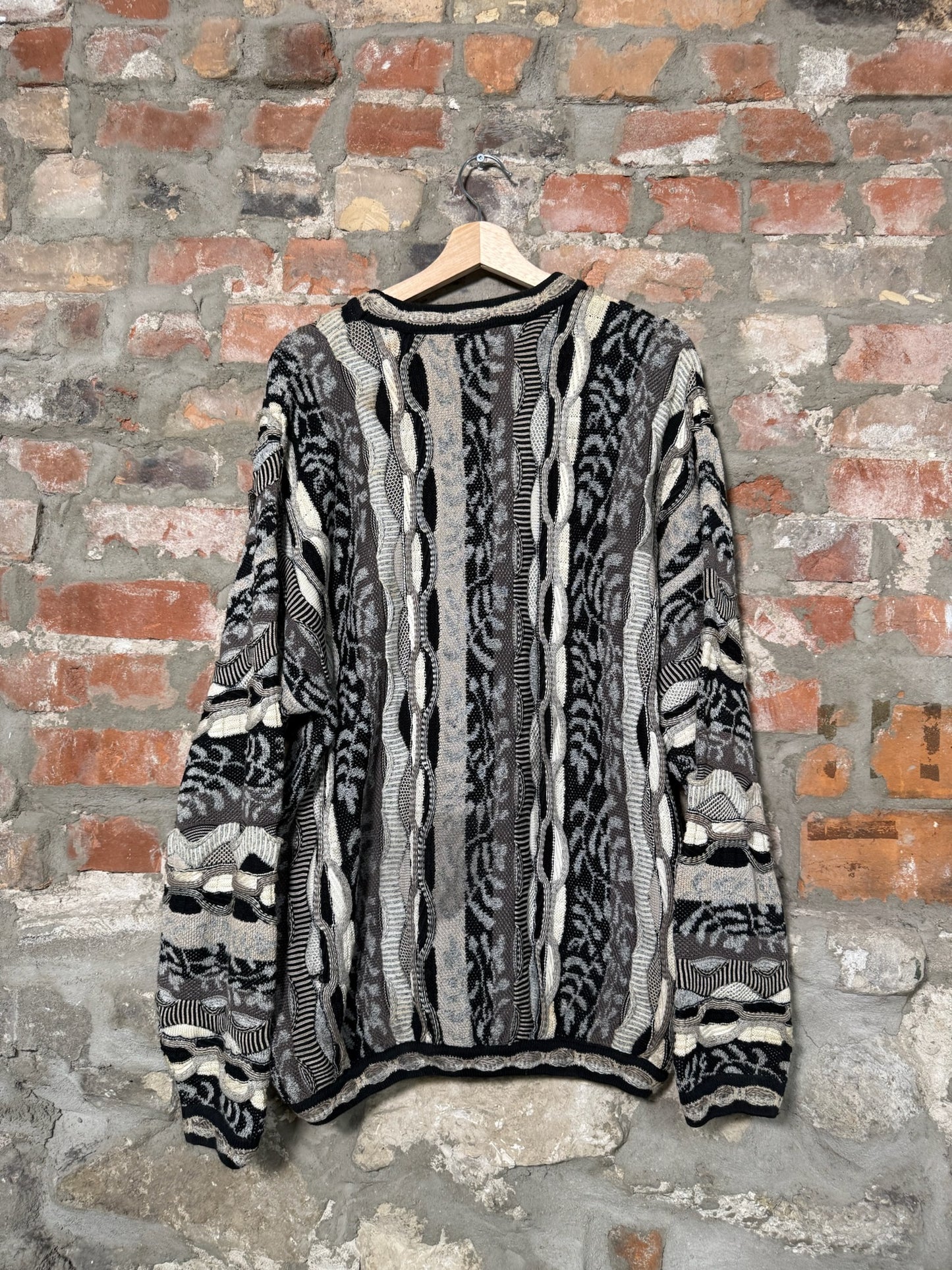 Vtg Tundra 3D Knit Style Sweater Sz L