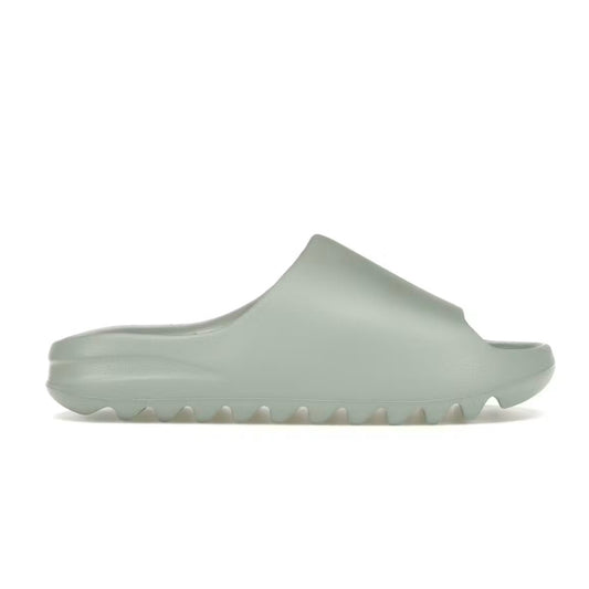 (11M) Yeezy Slide Salt
