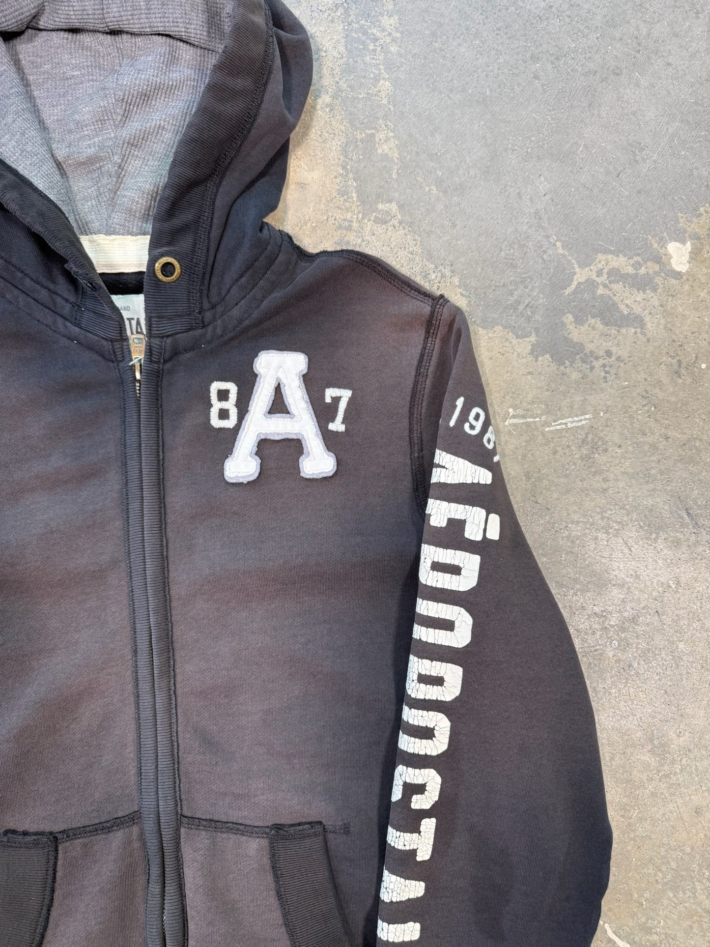 (L) Y2K Aeropostale Faded Zip Up Sweater