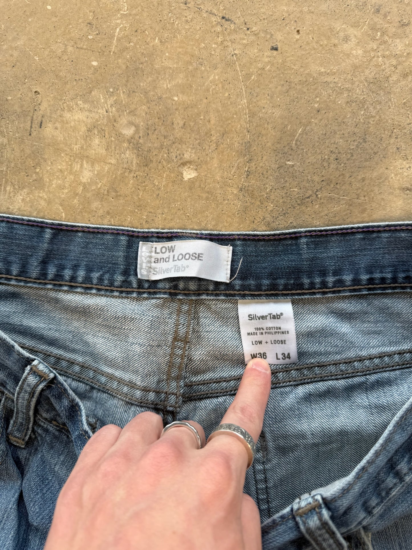(36") Vtg Levi Silvertab Low & Loose Jeans