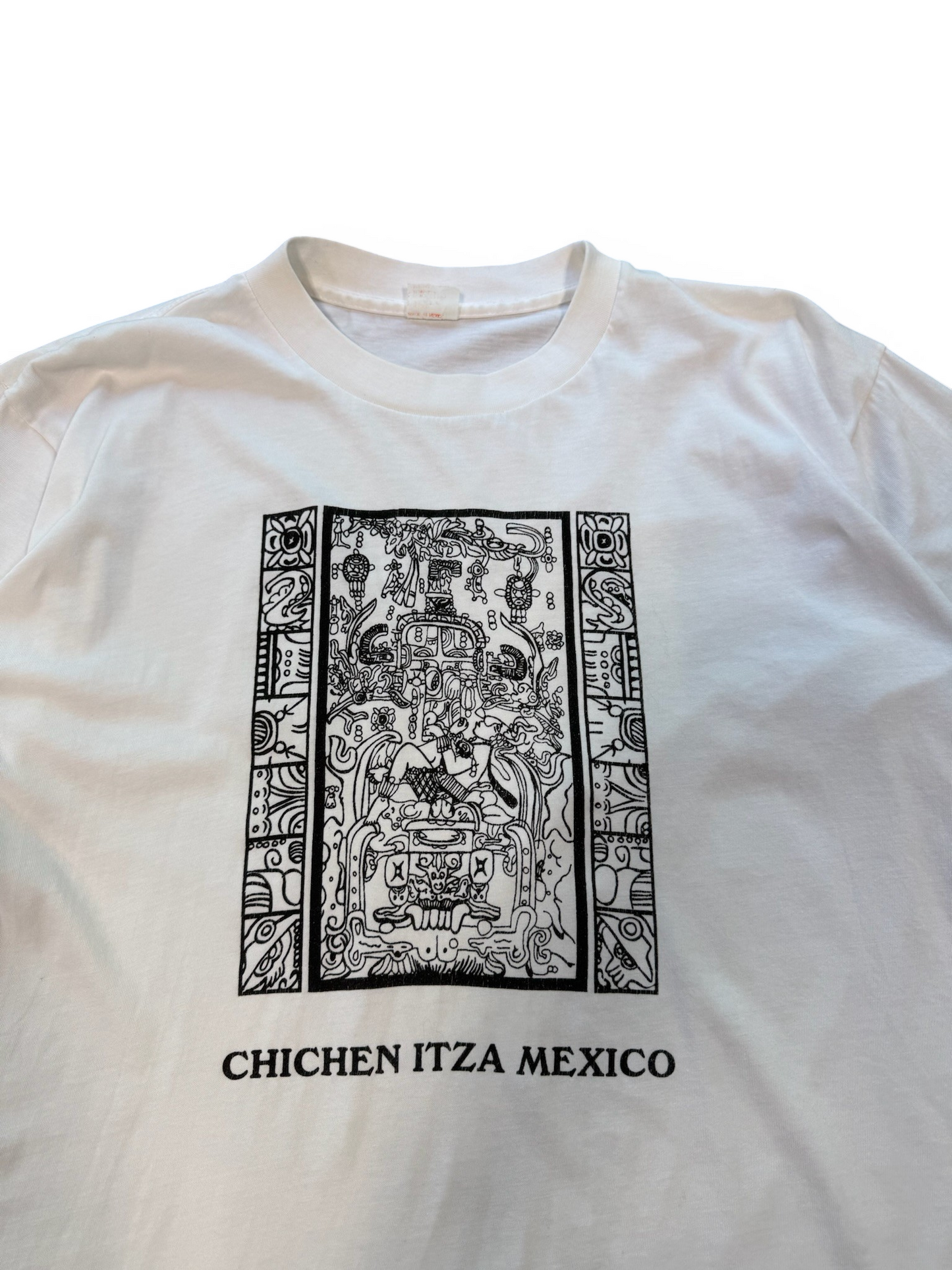 (XL) 90’s Chichen Itza Mexico Art Tee