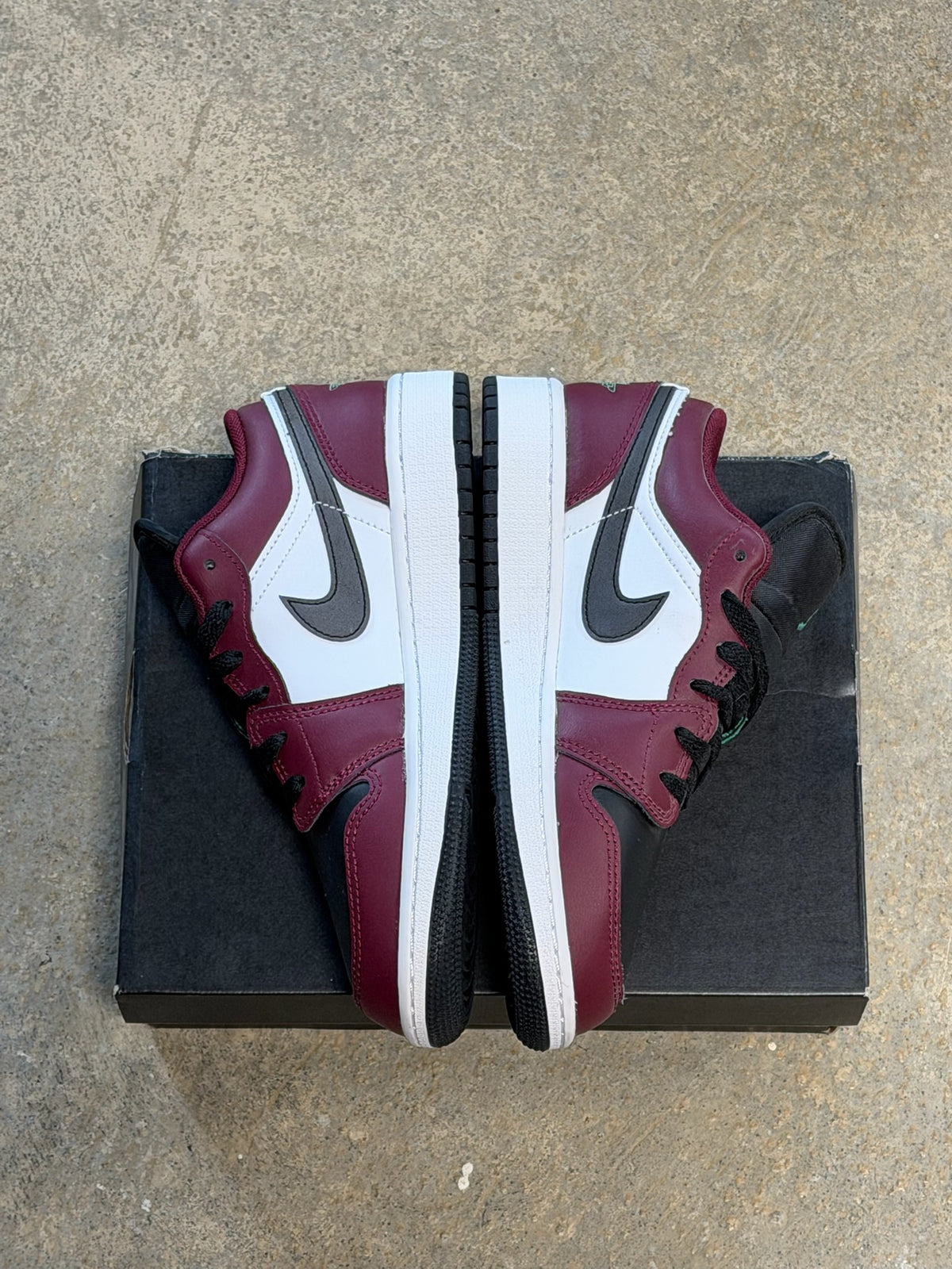 (4Y) Jordan 1 Low Dark Beat Root