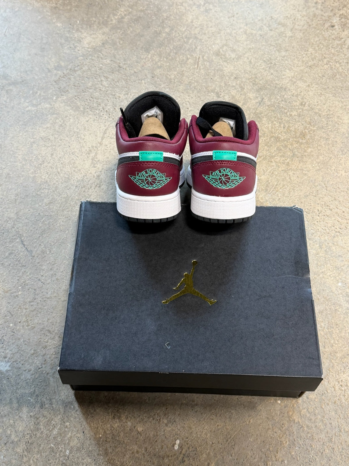 (4Y) Jordan 1 Low Dark Beat Root
