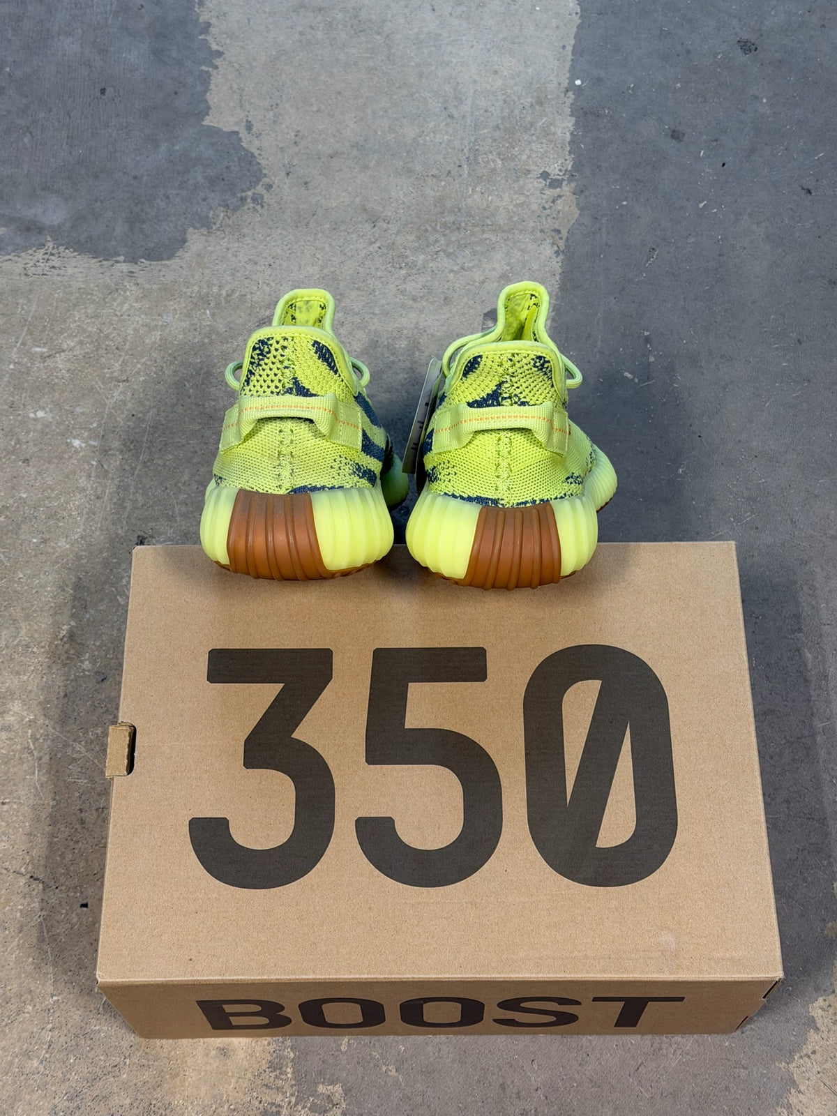 (10.5) Yeezy 350 Semi Frozen