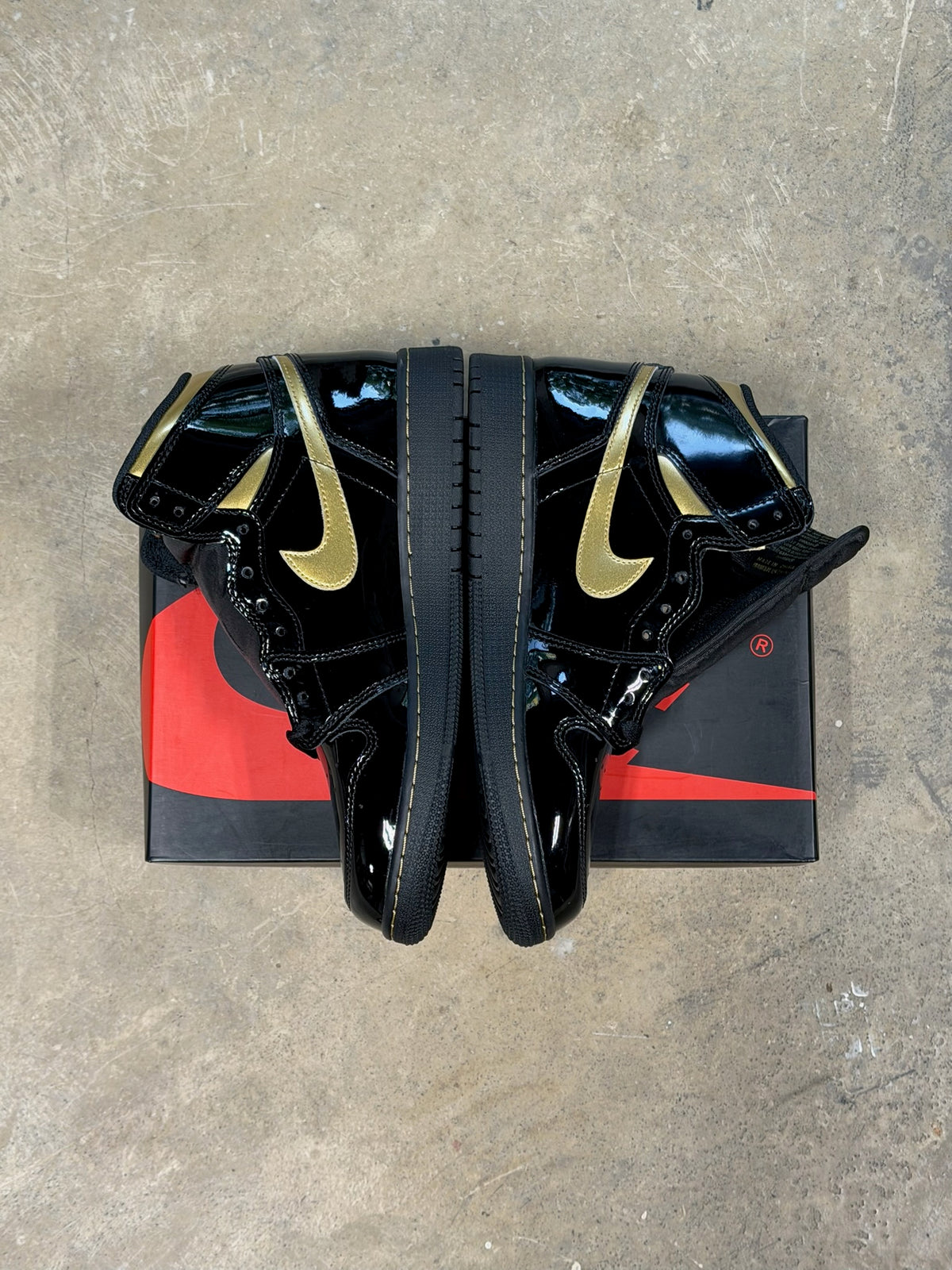 (6.5Y) Jordan 1 High Black Metallic Gold