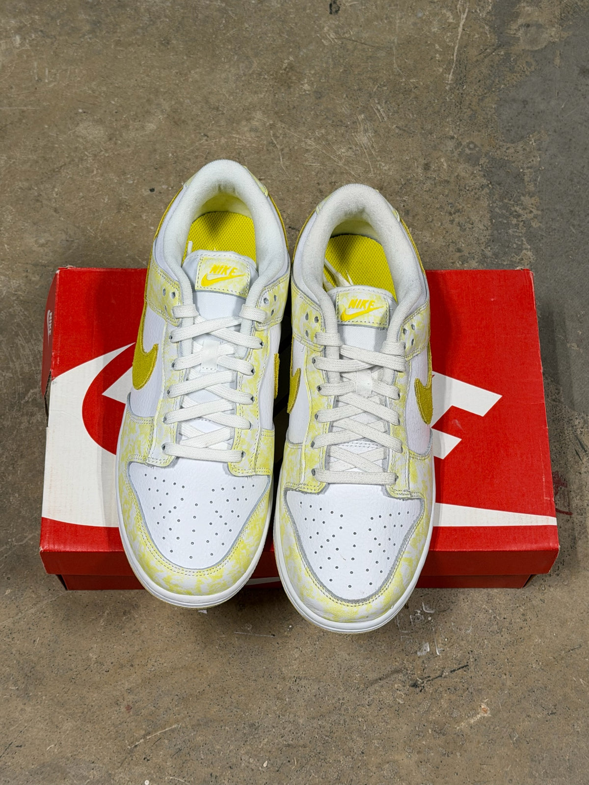 (8.5M) Dunk Low Yellow Strike