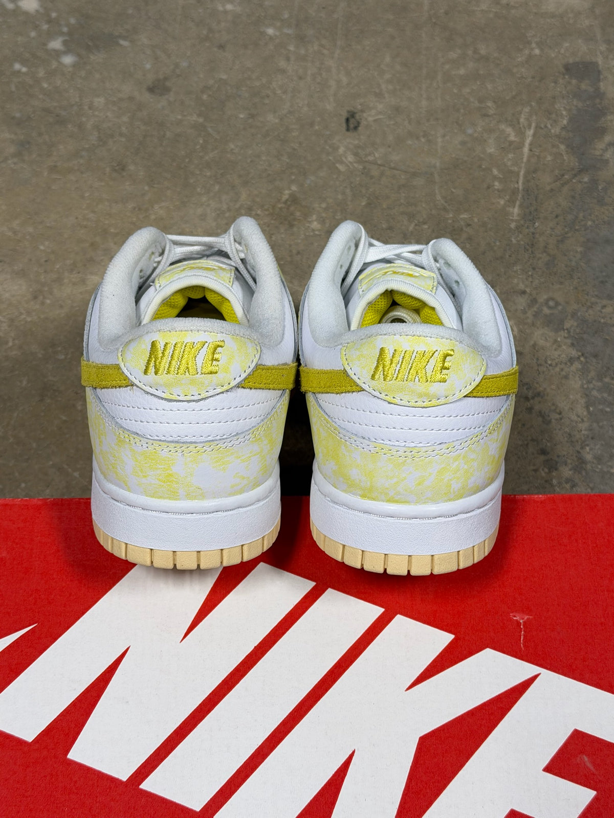 (8.5M) Dunk Low Yellow Strike