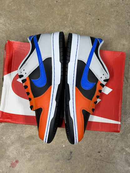 (9.5) Dunk Low 75th EMB Knicks