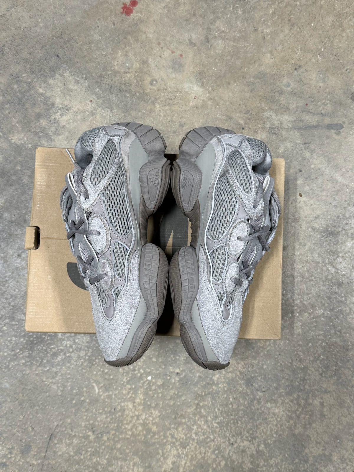 (8) Yeezy 500 Ash Grey