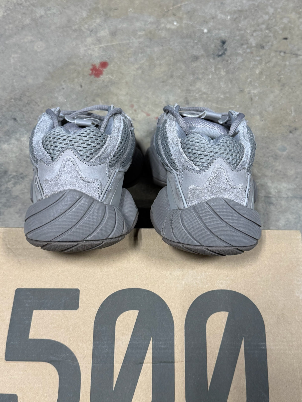 (8) Yeezy 500 Ash Grey