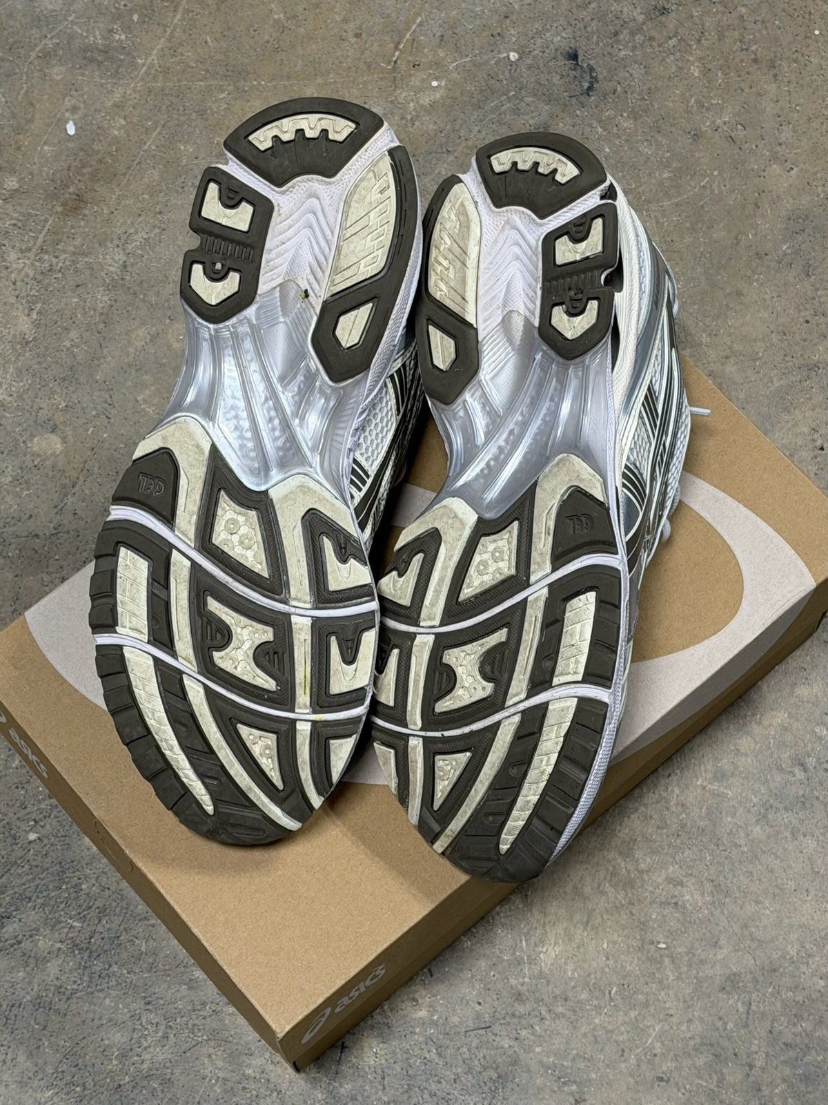 (10.5) Asics Gel Keayano White