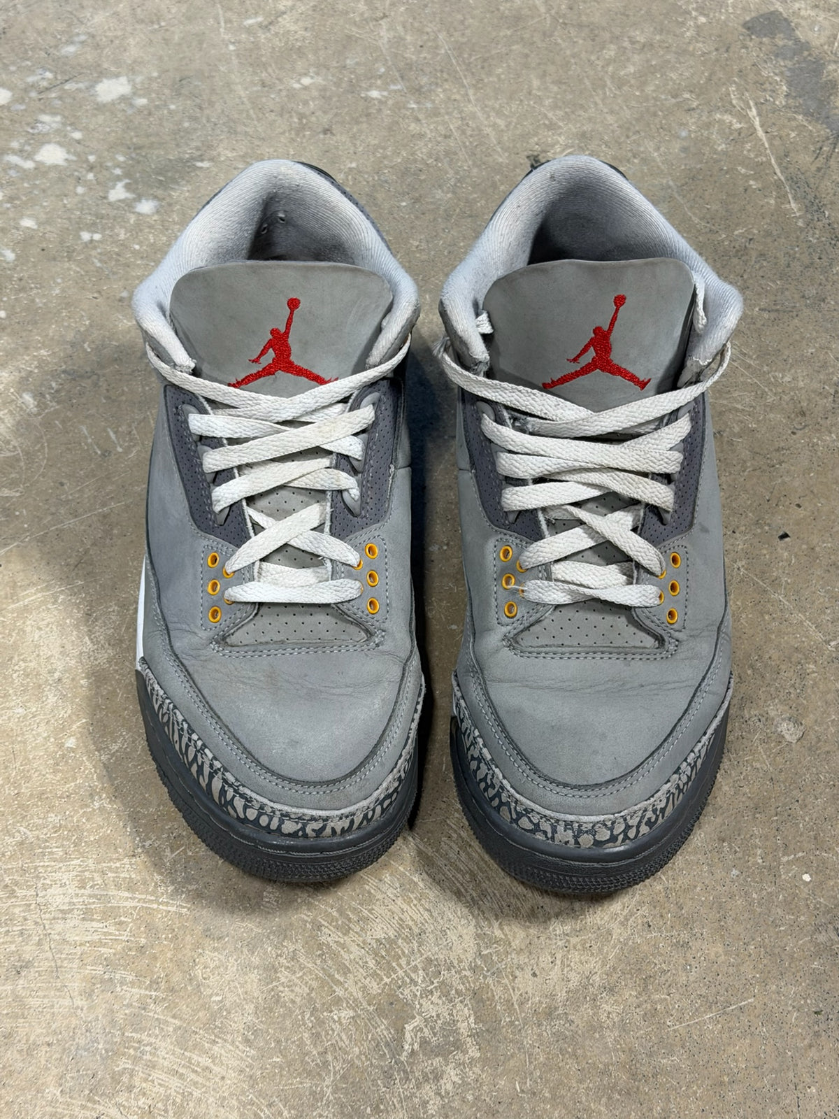 (8.5) Jordan 3 Cool Grey