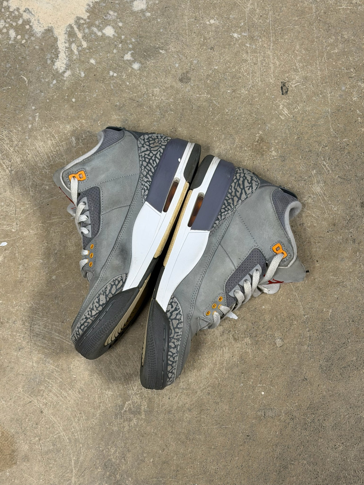 (8.5) Jordan 3 Cool Grey