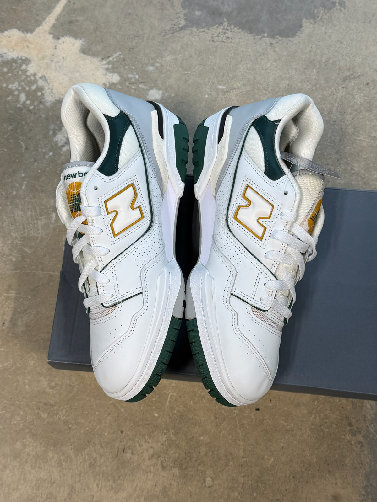 (8.5) New Balance 550 Nightwatch Green