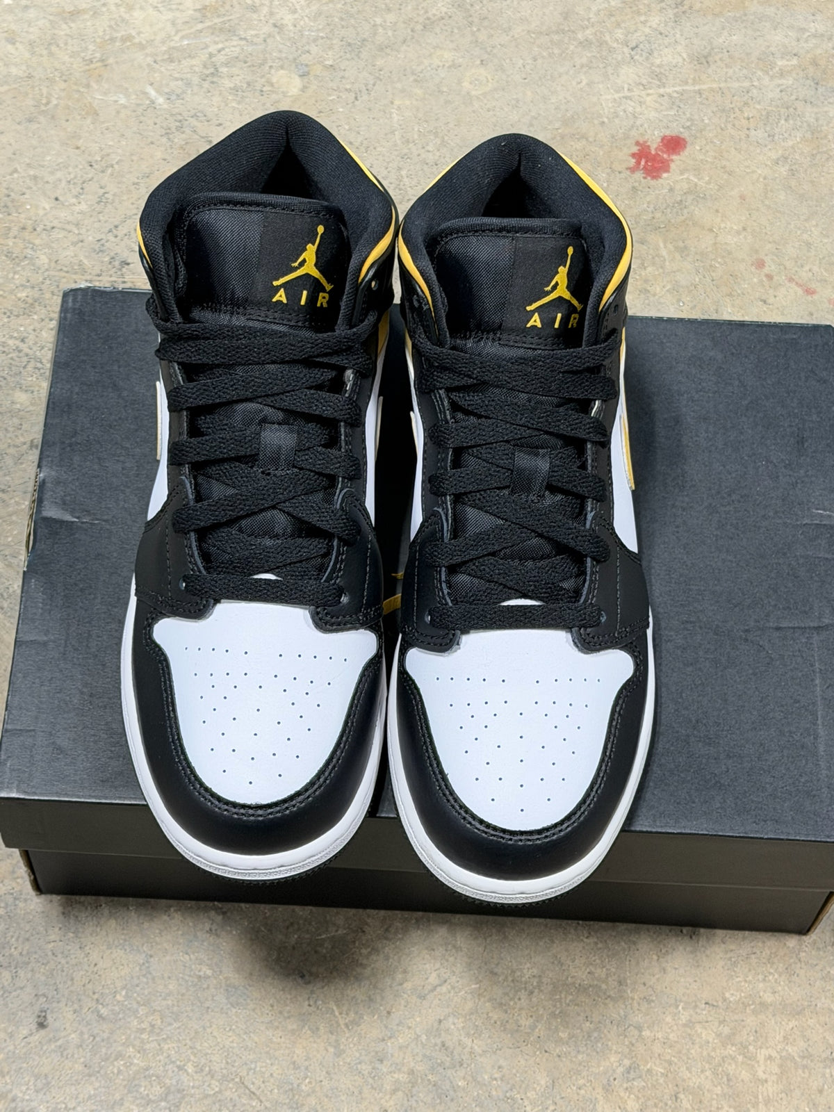 (5.5) Jordan 1 Mid Pollen GS