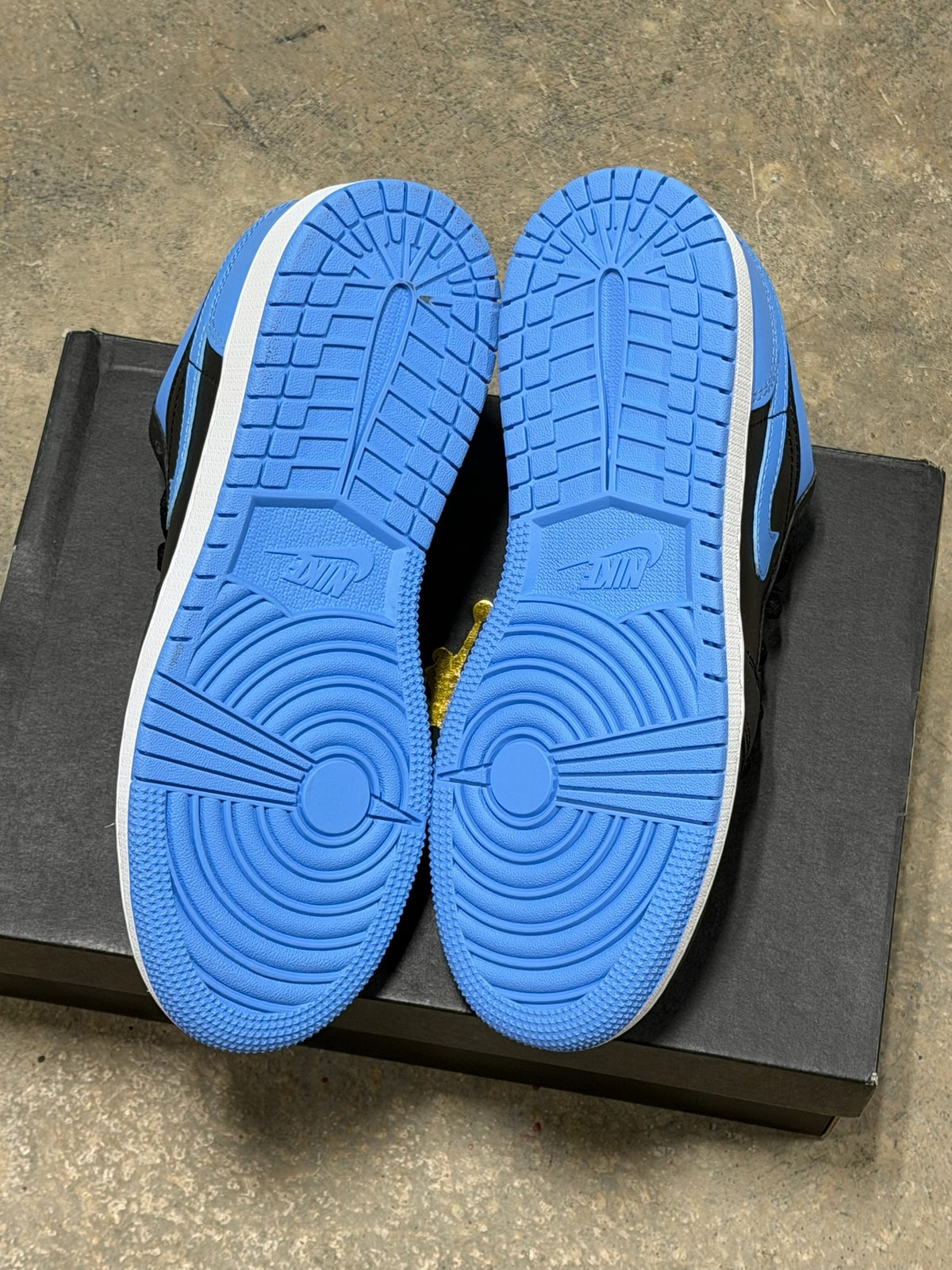 Jordan 1 Low University Blue