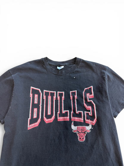 (XL) 90s Chicago Bulls Spellout Faded Tee
