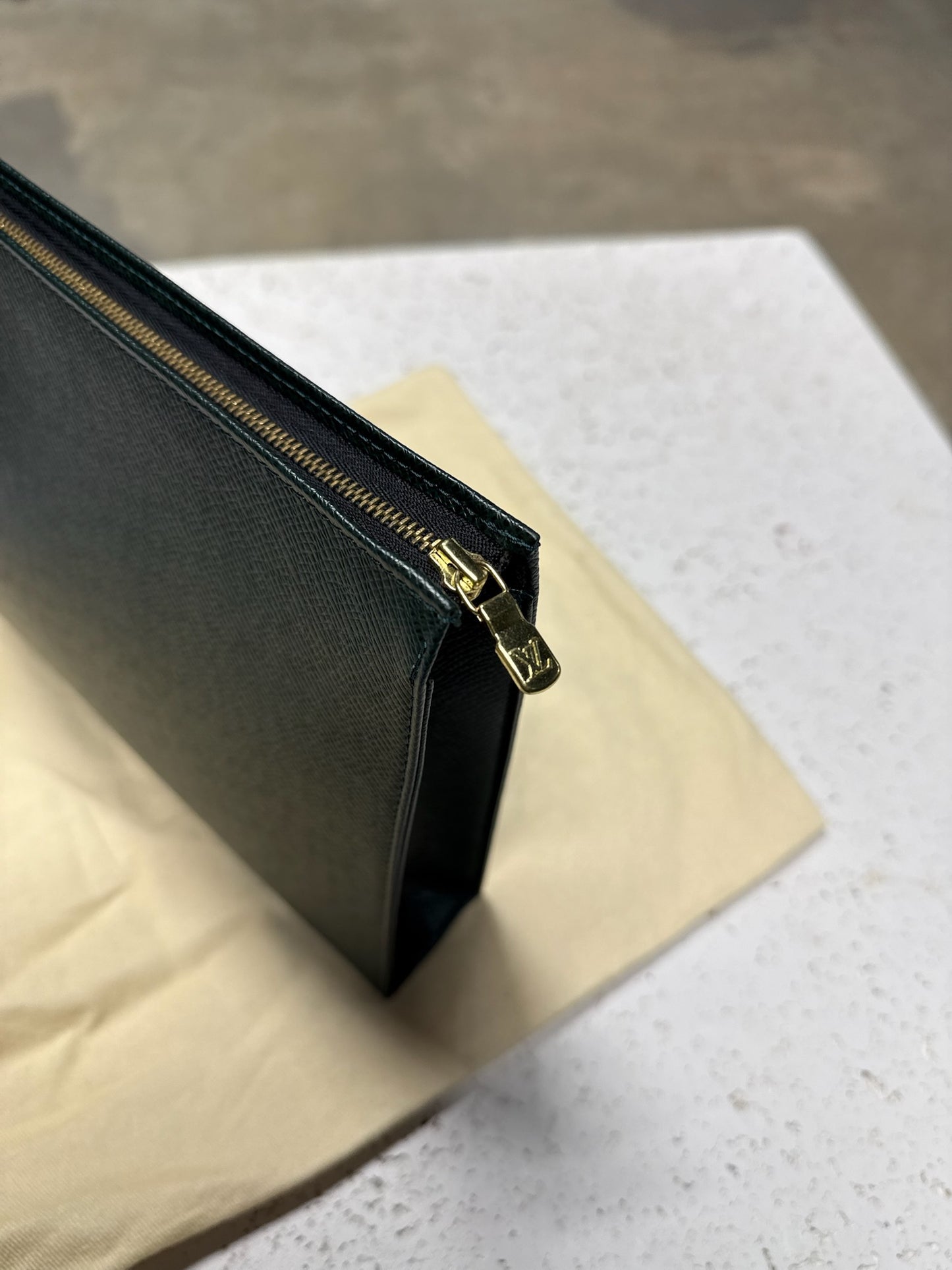 Louis Vuitton Taiga Pochette Homme Bag