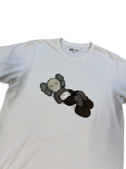 (XL) Kaws x UNIQLO Sleeping Tee