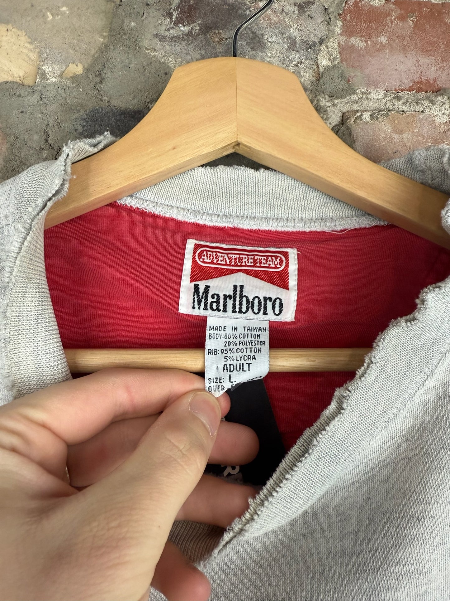 90s Marlboro Gecko Paint Splatter Crewneck Sz L