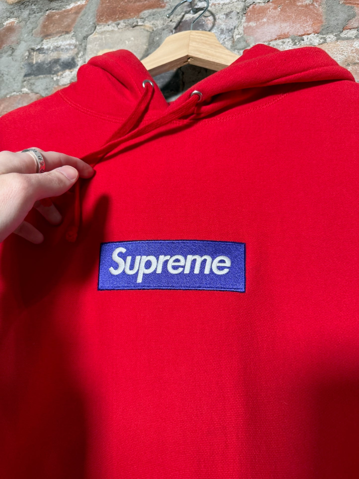(L) Supreme Purple On Red Box Logo Hoodie FW17
