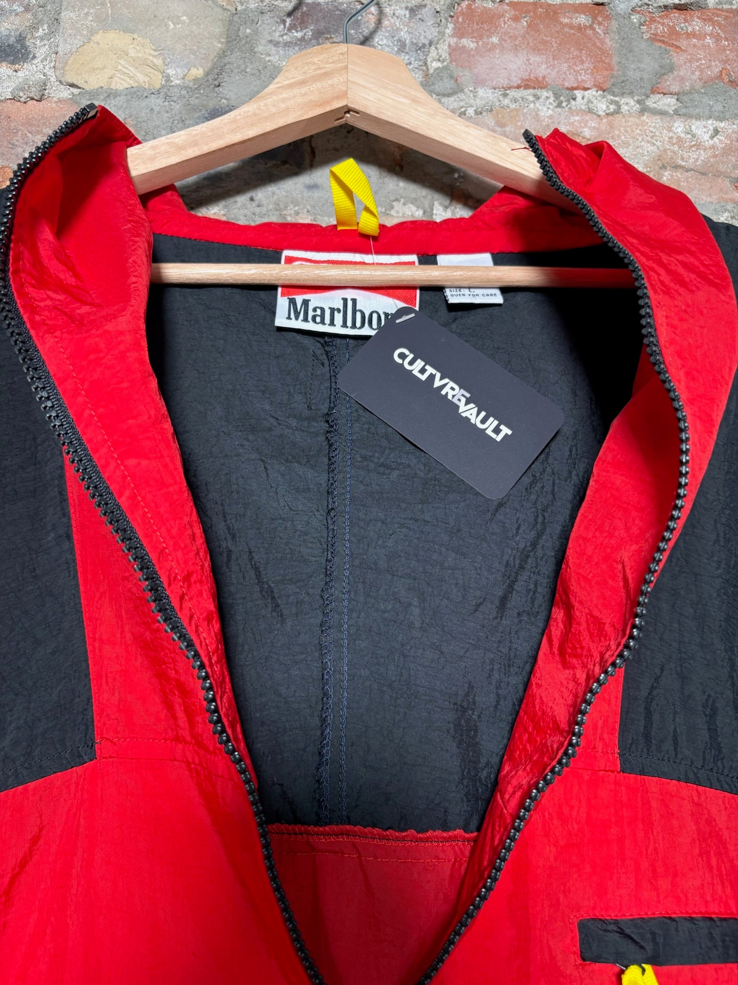 90s Marlboro Windbreaker Sz L