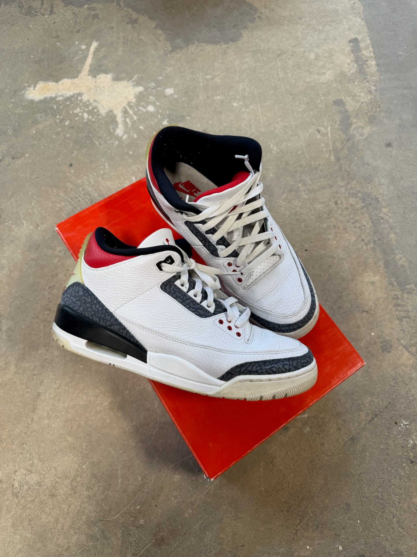 (10M) Jordan 3 SE Fire Red Denim