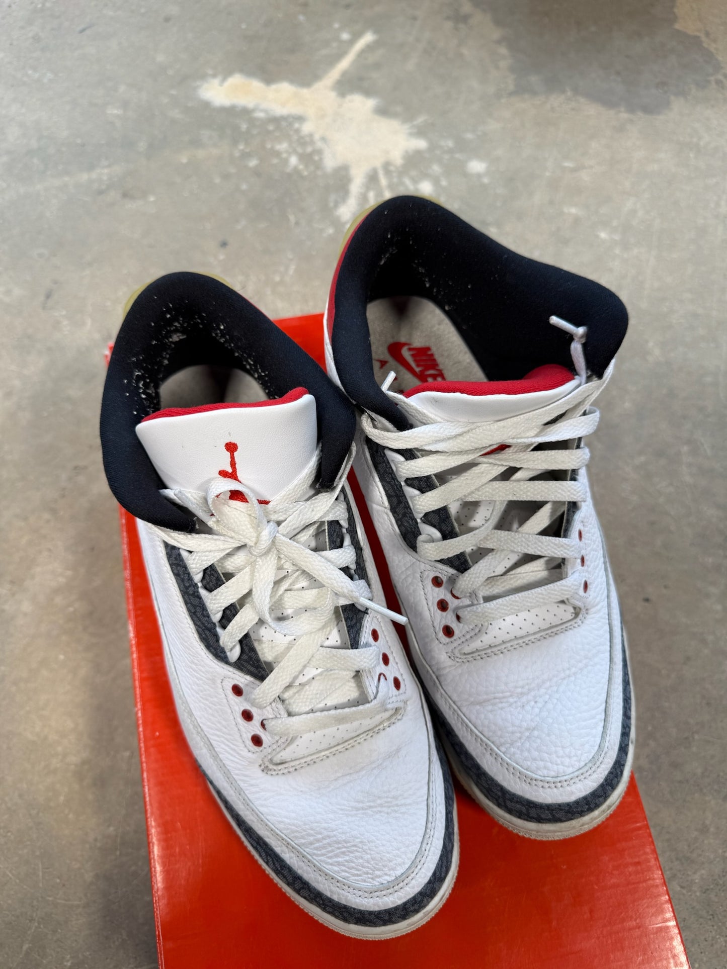 (10M) Jordan 3 SE Fire Red Denim