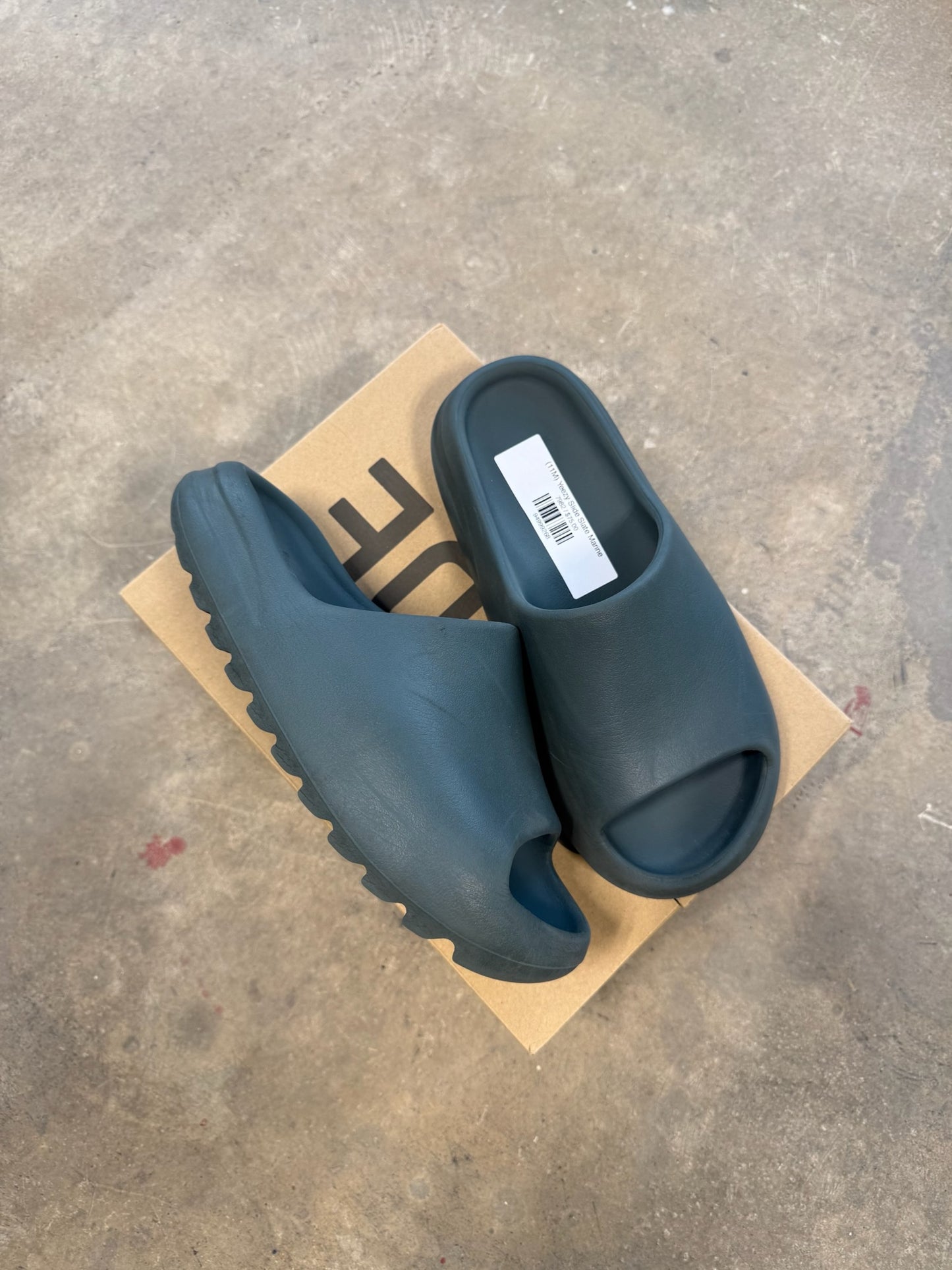 (11M) Yeezy Slide Slate Marine