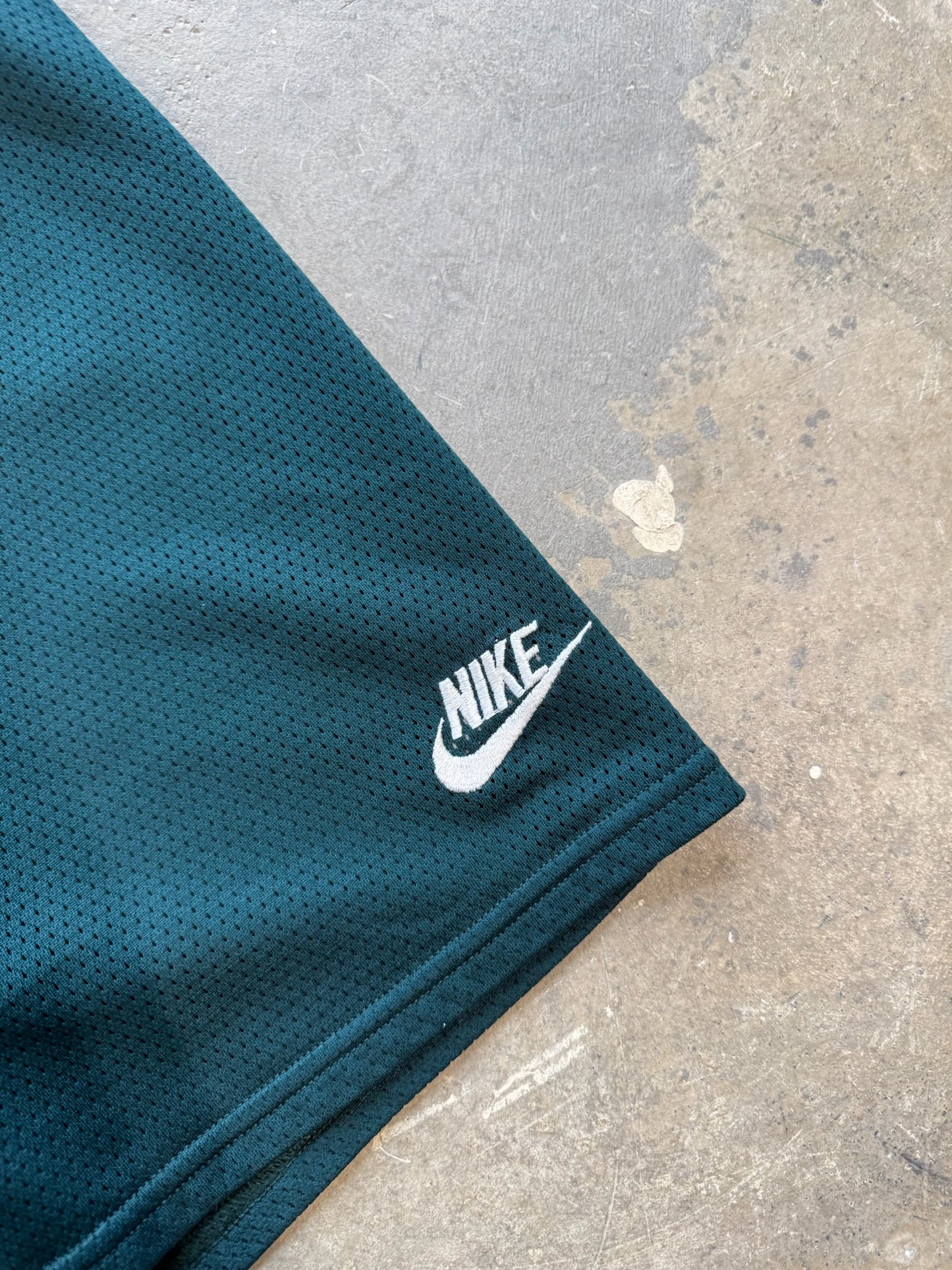 (M) 90s Nike Forrest Green Basketball Shorts