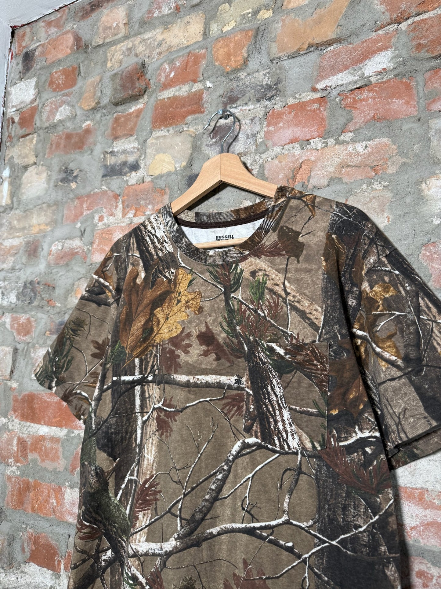 (L) Russell Outdoors Camo Pocket T-Shirt