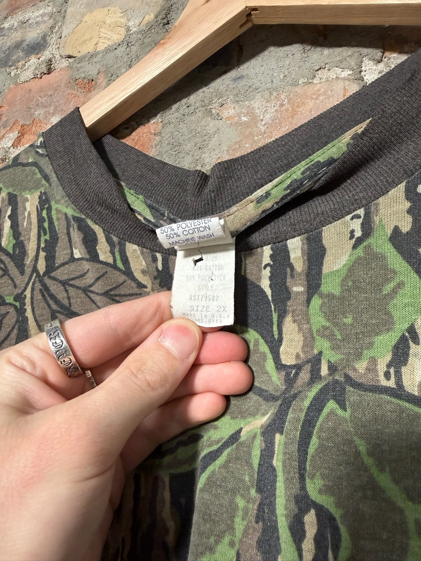 (XXL) 90s Real Tree Bark Camo Pocket Tee