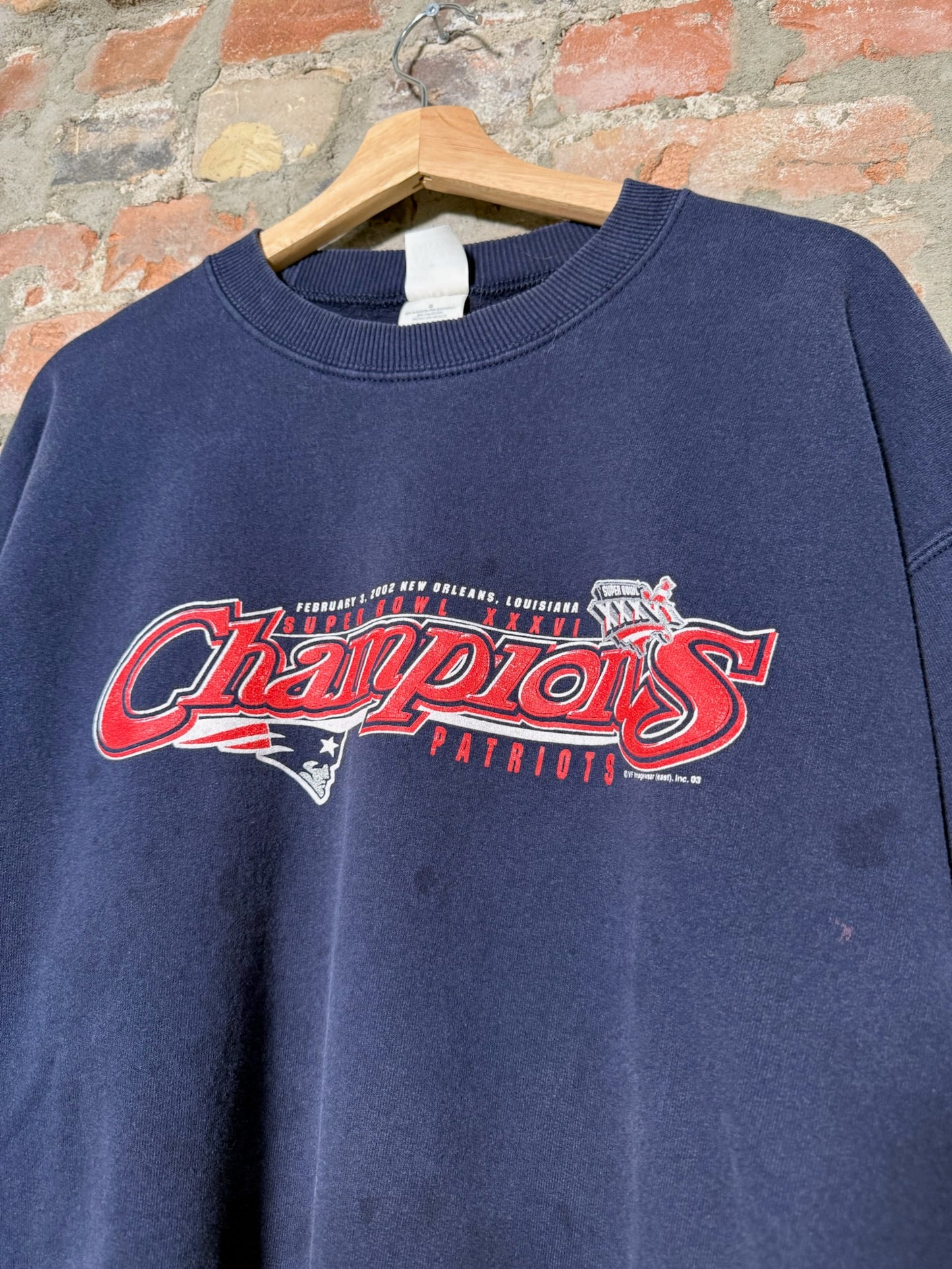 (L) 2002 New England Patriots Super Bowl Navy Crewneck