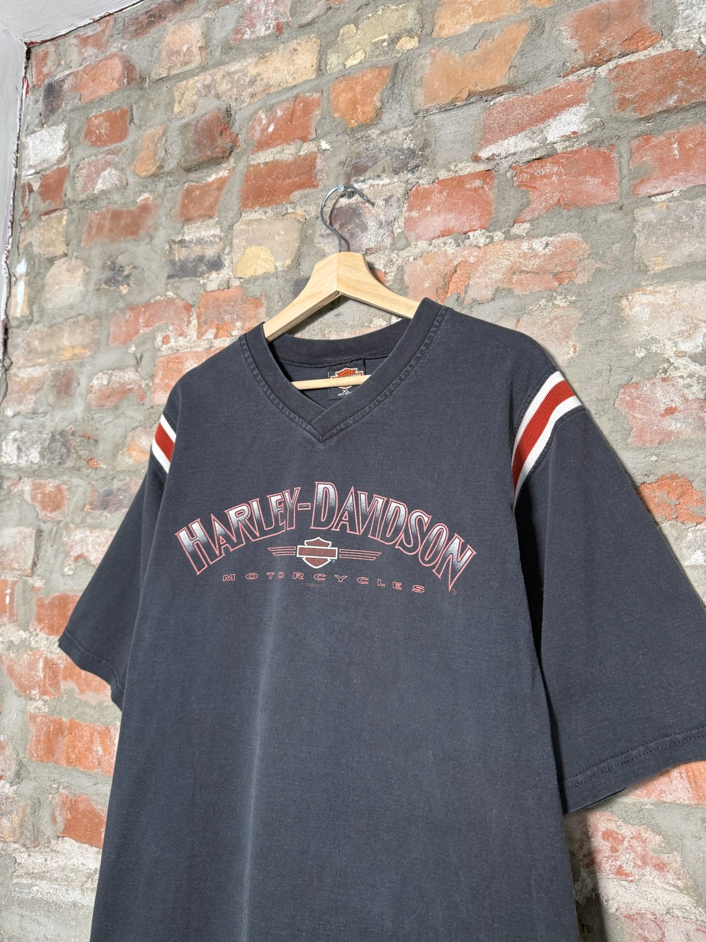 (XL) Y2k Harley Davidson V-Neck Docs T-Shirt
