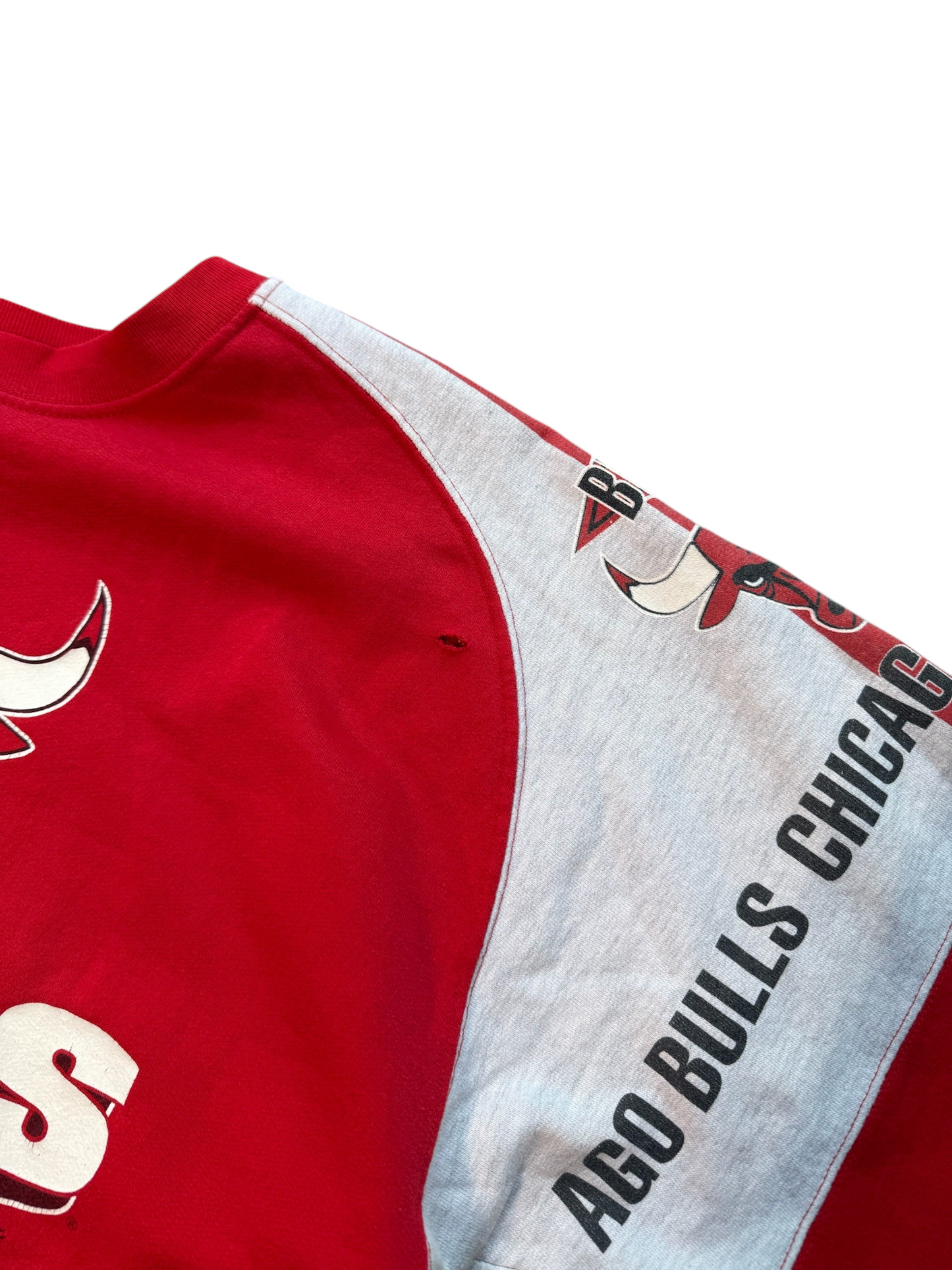 (XL) 90s Chicago Bulls Shoulder Logo Crewneck
