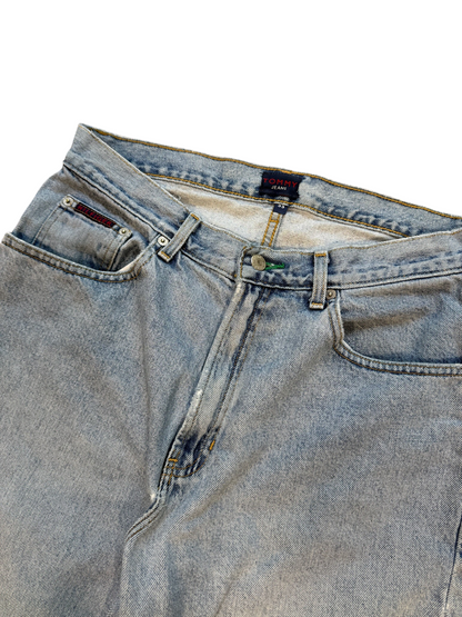 (33W) Vintage Y2k Tommy Hilfiger Embroidered Jorts