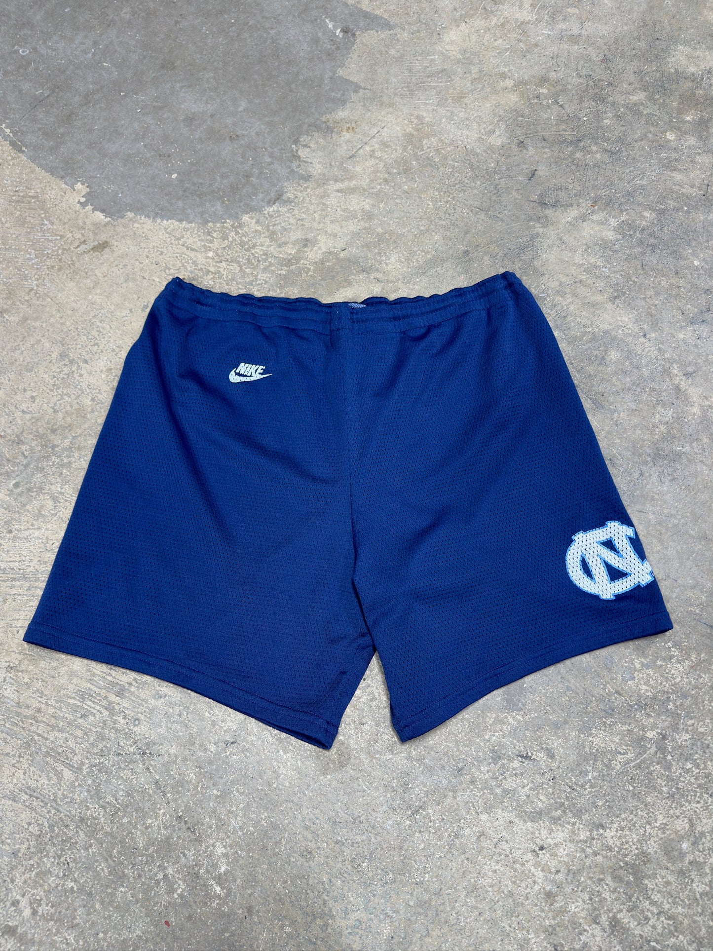 00s Nike UNC Shorts Sz L
