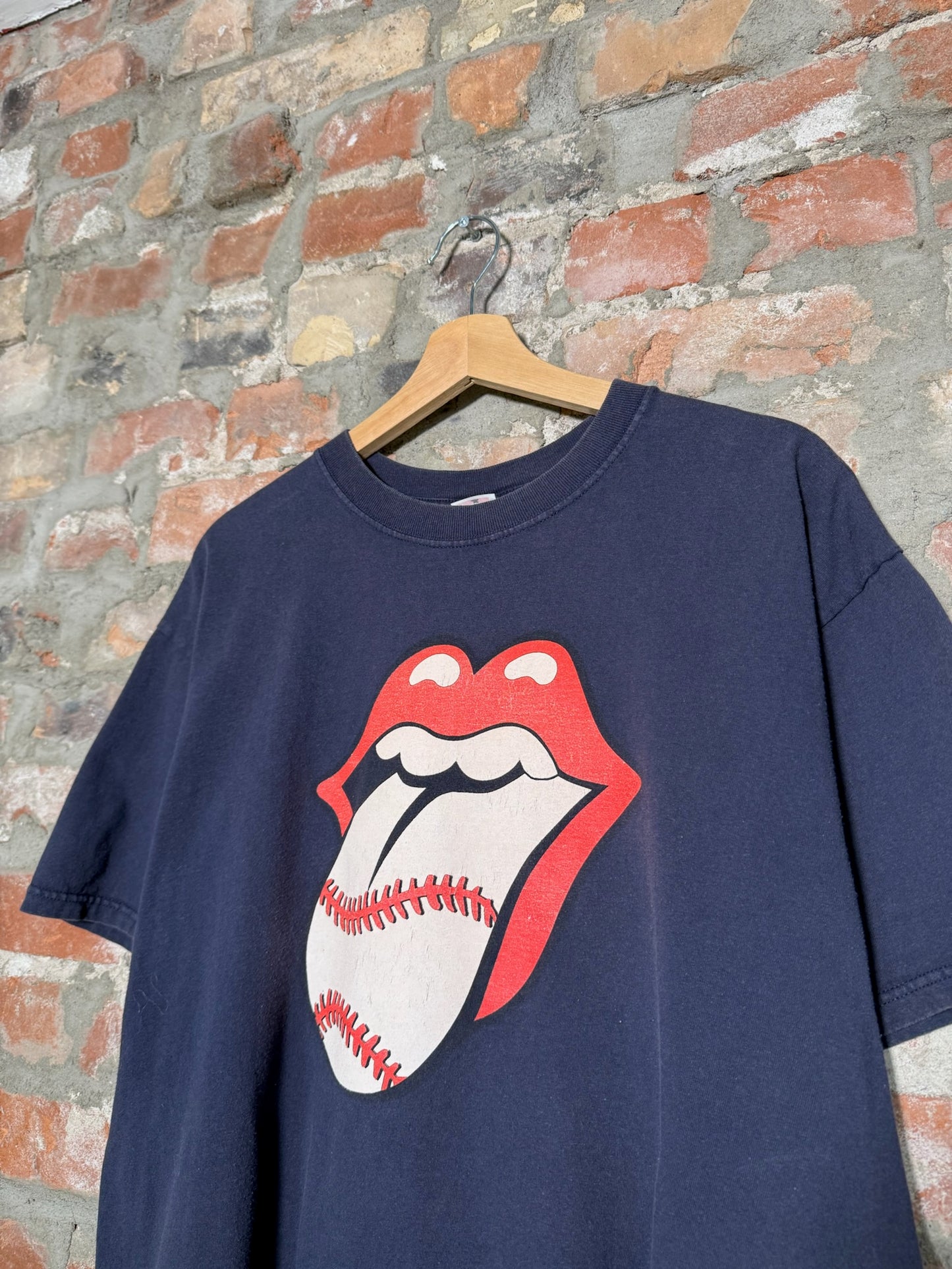 (L) 05" Rolling Stones & Red Sox Concert T-Shirt