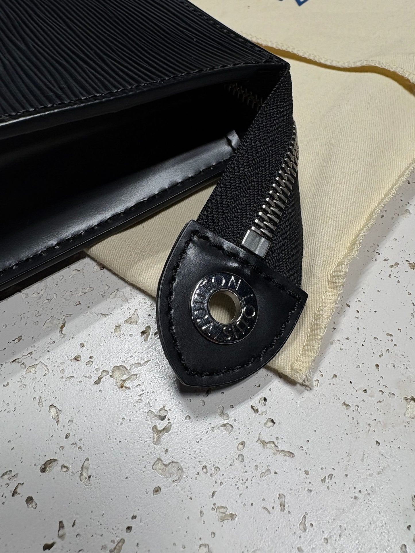 Louis Vuitton Pochette Homme Bag Black