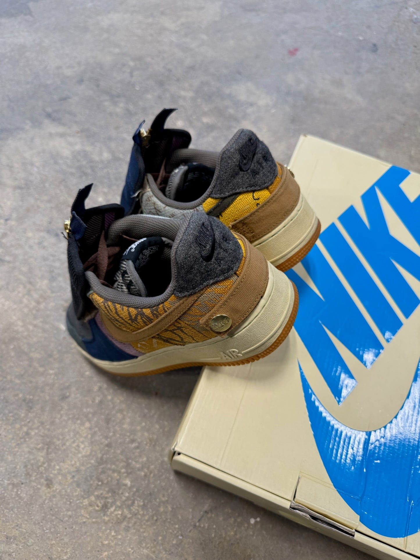 AF1 Travis Scott Fossil Sz 9.5M